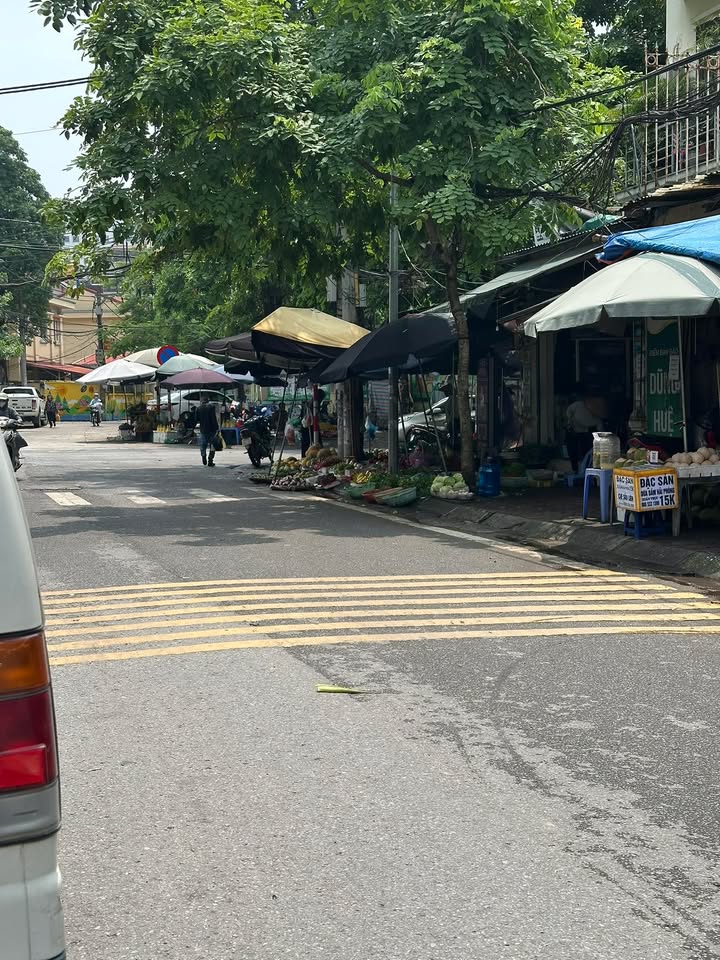 Nhà mặt phố Xuân Đỉnh 90m² giá 27 tỷ - Vị trí kinh doanh đắc địa!