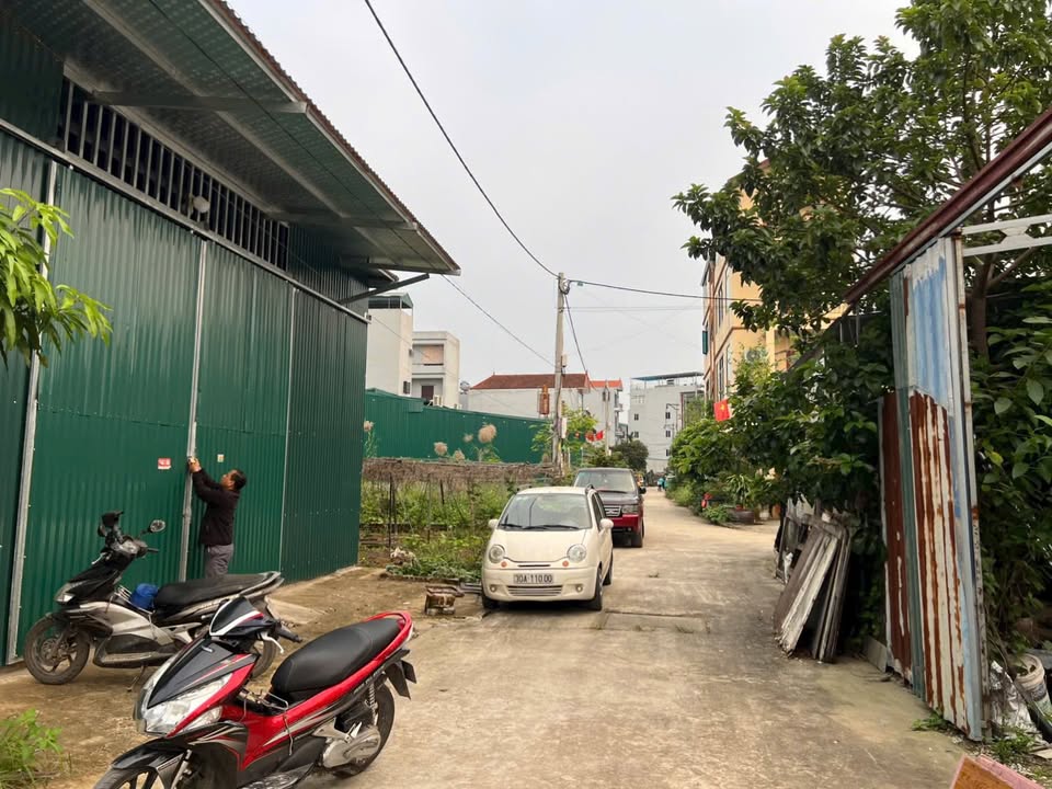 Kho xưởng cho thuê tại Yên, Hoài Đức, giá chỉ 10 triệu/tháng - Mặt tiền rộng 10m!