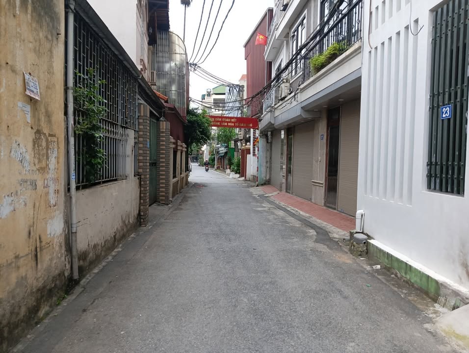 Đất Thạch Bàn 168m² giá 18.8 tỷ - Mặt tiền 11m, cơ hội đầu tư sinh lời!