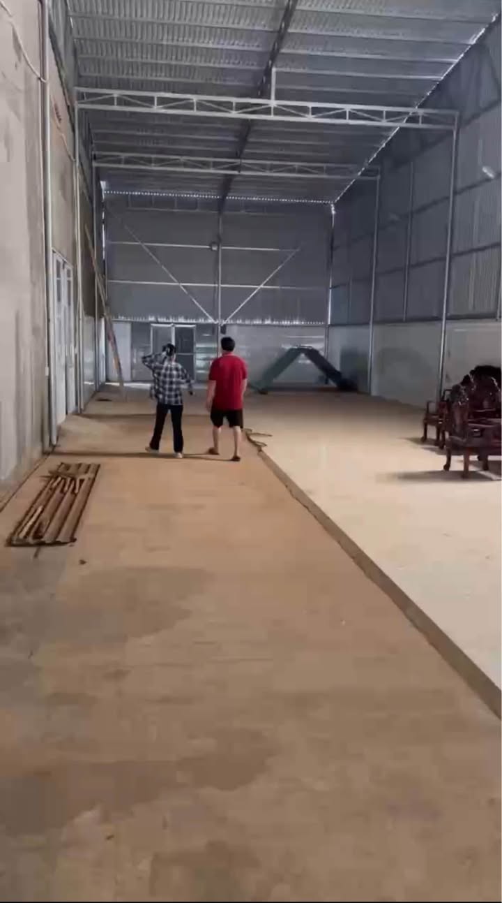 Cho thuê kho phường Tân Phú 450m² giá 10 triệu - Không gian rộng rãi, tiện nghi đầy đủ!