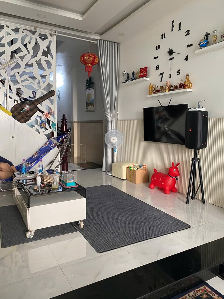 Nhà đẹp đường 8E, Vĩnh Hòa, Nha Trang 60m² giá 6.3 tỷ - Cơ hội đầu tư tuyệt vời!