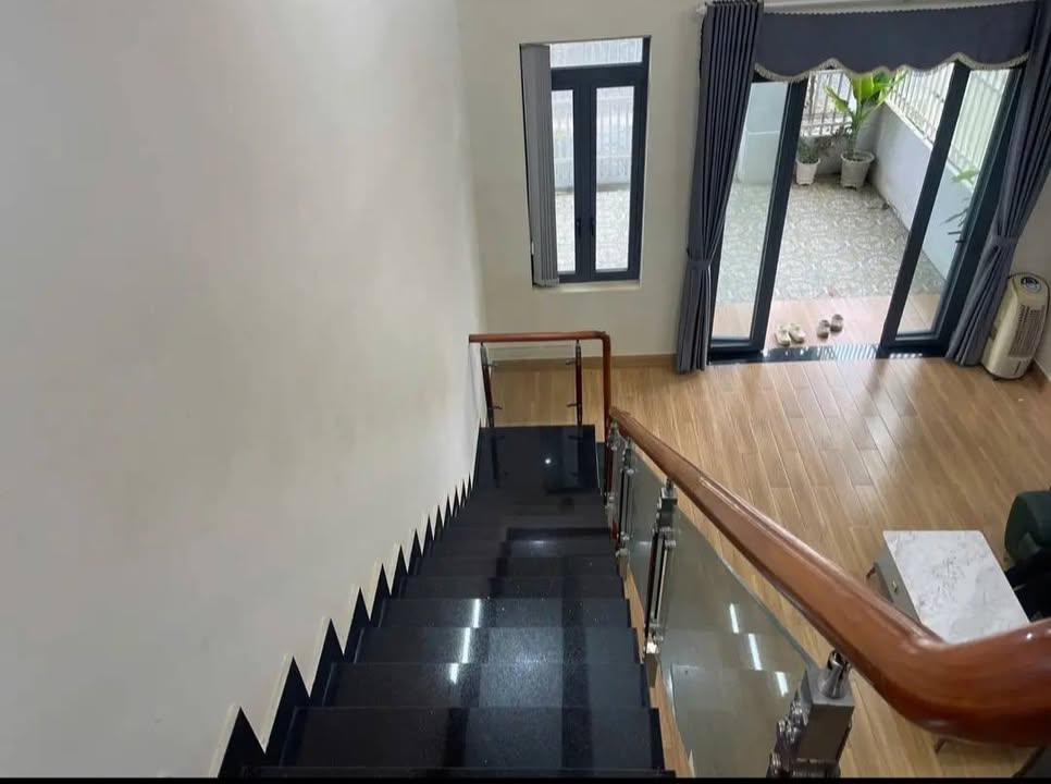 Nhà đẹp Bảo Lộc 102m² giá 2.6 tỷ - Full nội thất, sẵn sàng vào ở!