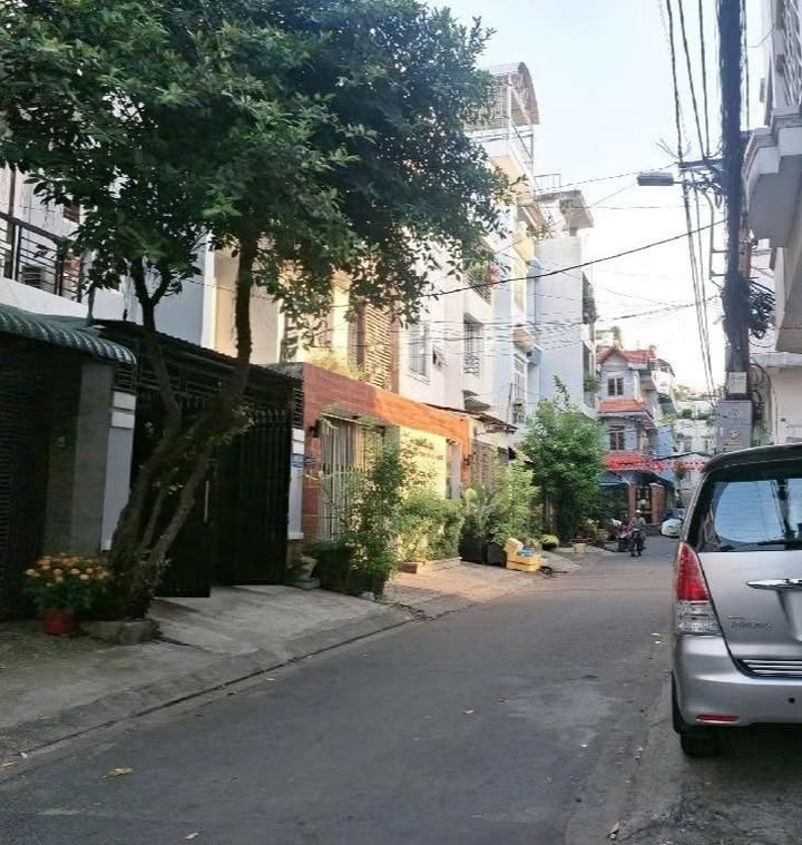 Nhà đẹp 3 tầng Dương Bá Trạc, 74.1m² giá 11.8 tỷ - Sẵn sàng vào ở!