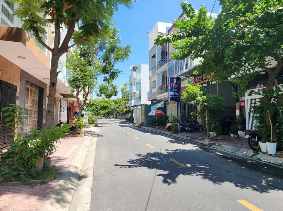 Nhà phố Lê Hồng Phong 2, Nha Trang 64m² giá 7.99 tỷ - Sổ đỏ chính chủ!