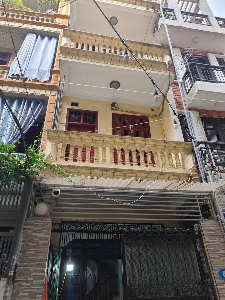 Nhà riêng Tân Mai, Hoàng Mai 50m² giá 14.2 tỷ - Hướng Tây phong thủy tốt!