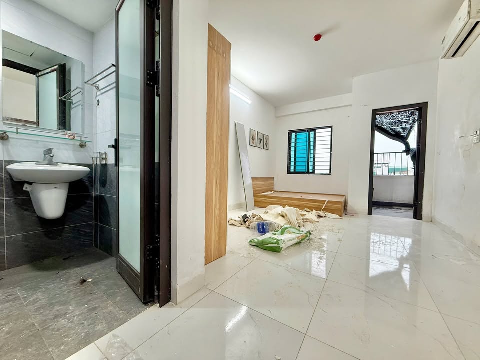 Phòng cho thuê tại Thanh Liệt 35m² giá 4.05 triệu - Ban công thoáng mát!