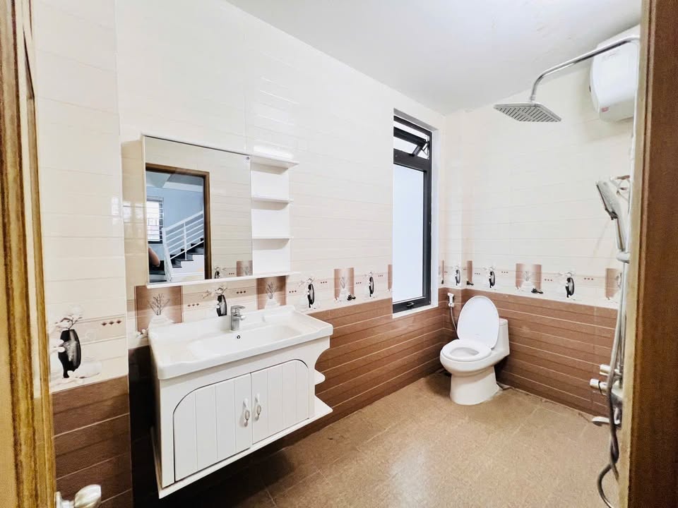 Nhà Phan Chu Trinh Đà Lạt 46m² giá 5.9 tỷ - Kiến trúc thoáng đãng, vị trí đắc địa!