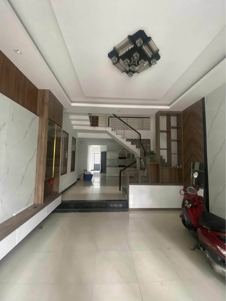 Nhà cho thuê mặt tiền Lý Triện - Thanh Khê 90m² giá 10 triệu - Không gian rộng rãi, tiện nghi!