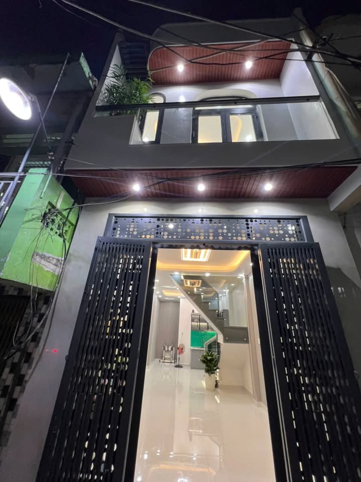 Nhà riêng Bà Hom, Quận 6, 33m² giá 4.98 tỷ - Chính chủ mới xây, thương lượng tốt!