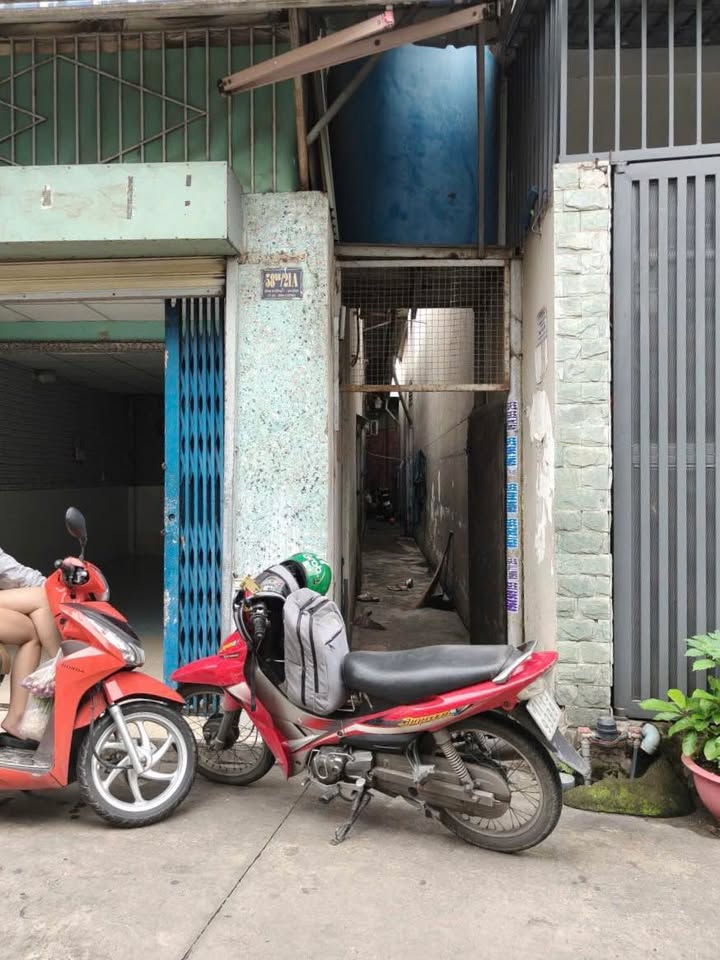 Nhà cấp 4 cho thuê tại Dĩ An 108m² - Giá 8 triệu/tháng, hẻm xe hơi