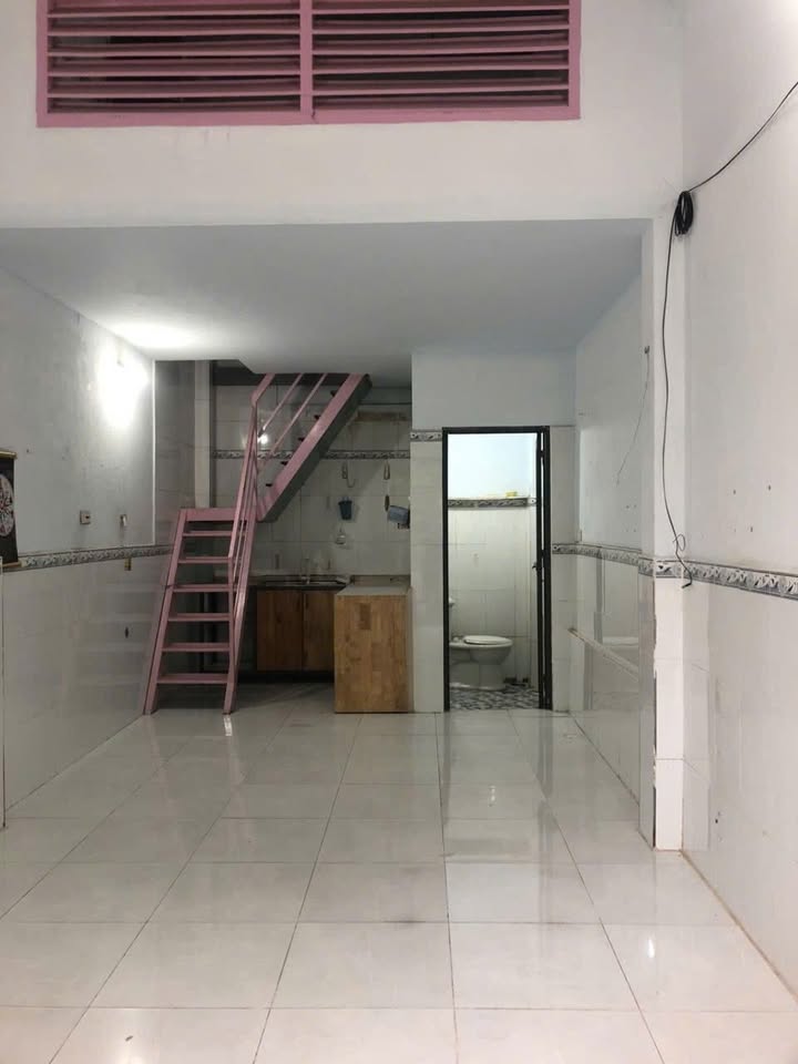 Nhà cho thuê tại Dĩ An 25m² giá chỉ 2.5 triệu - Tiện ích đầy đủ!