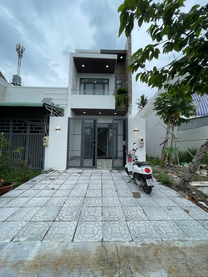 Nhà đẹp 2 tầng Khu Dân Cư An Bình, Rạch Giá 90m² - Thiết kế hiện đại, giá tốt!