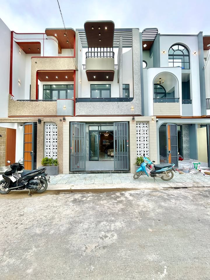 Nhà bán gấp tại Long Trạch, Cần Đước, Long An - Diện tích 125m² chỉ 3.2 tỷ!