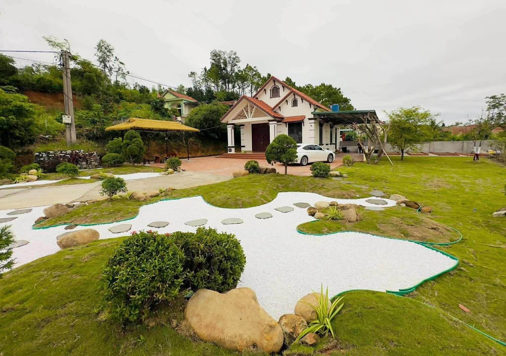 Biệt thự sân vườn Lê Lợi Hạ Long 900m² giá 5 tỷ - Không gian sống lý tưởng!