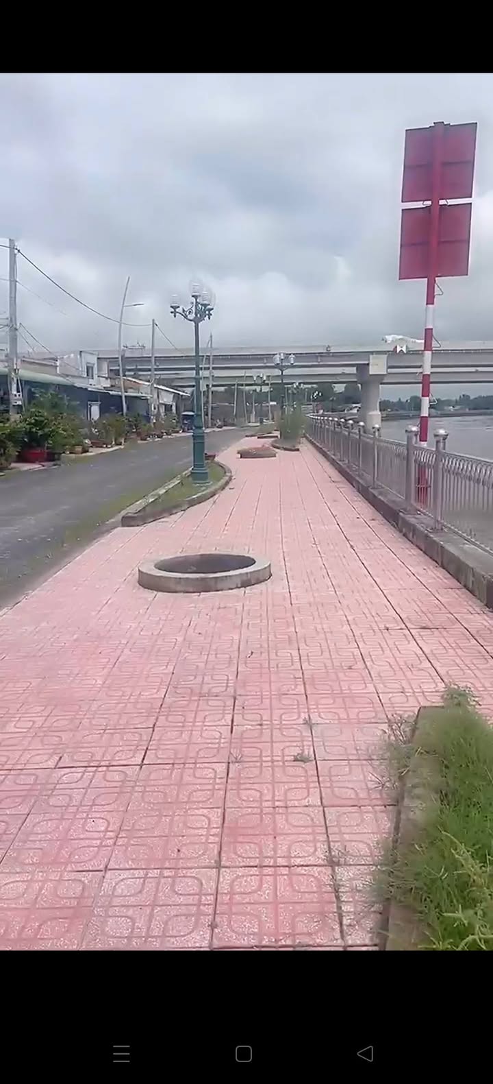 Nhà Bến Lức 141m² giá 3.3 tỷ - Nhà còn mới, sẵn sàng vào ở!