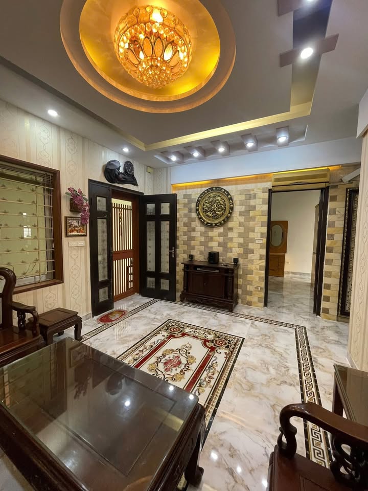 Căn hộ Mễ Trì Hạ 67m² giá 5.45 tỷ - Nhà đẹp, đầy đủ nội thất!