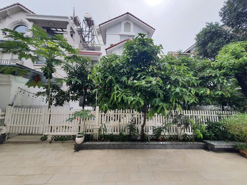 Cho thuê biệt thự compound Nam Phú Villa Quận 7 - Full nội thất cao cấp chỉ 100 triệu/tháng!