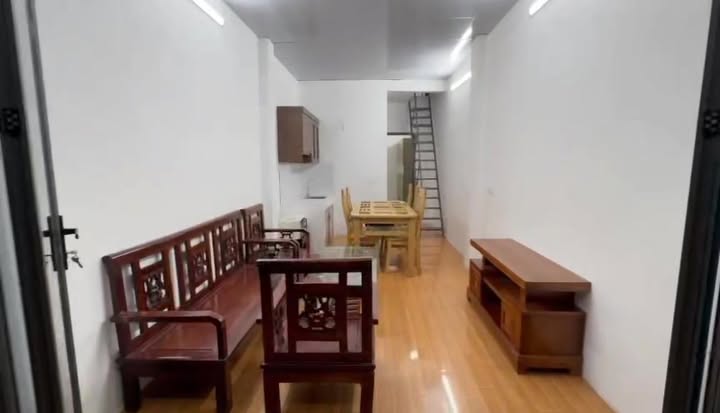 Nhà cấp 4 Yên Nghĩa 34m² giá 2 tỷ - Sổ đỏ, gần trường học và chợ