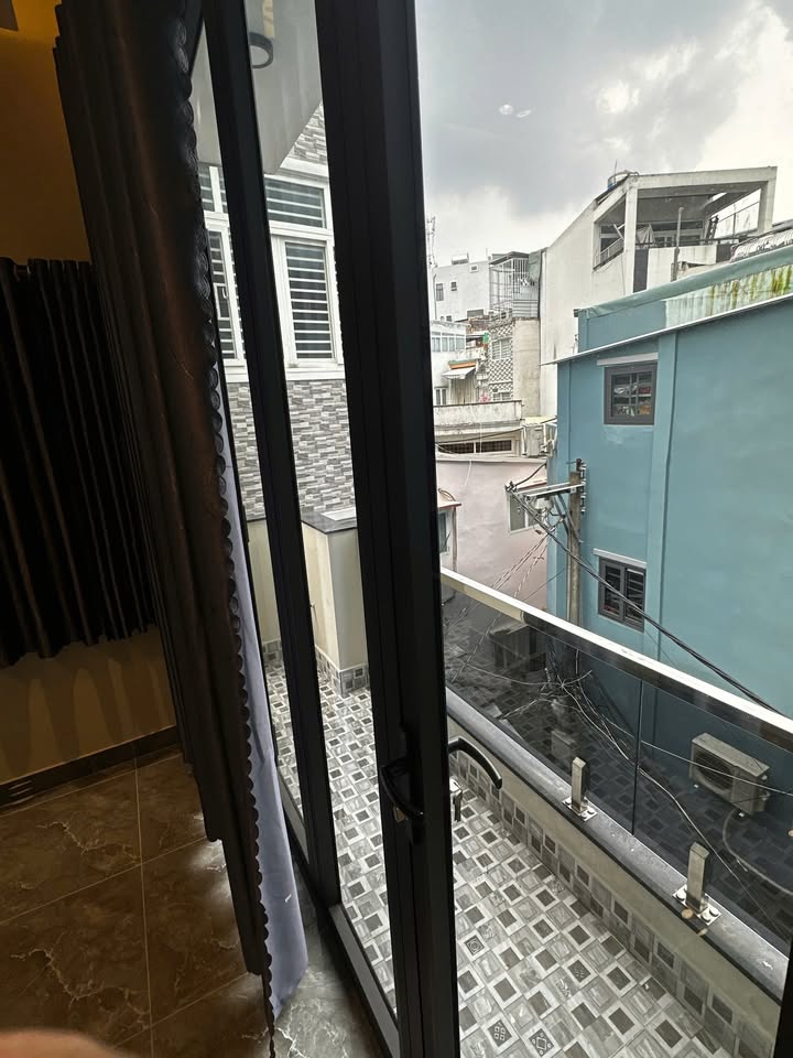 Nhà cho thuê Ngô Gia Tự Q.10, 28m² giá 13.5 triệu - Sẵn sàng vào ở ngay!