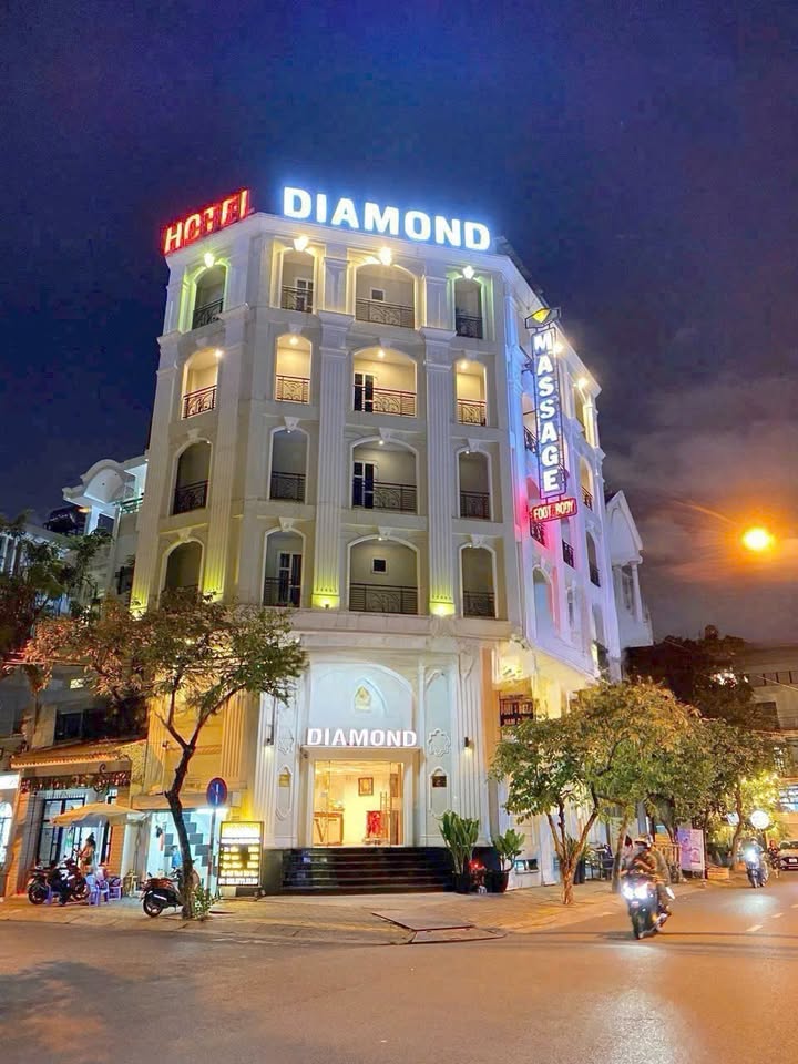 Khách sạn góc 2 mặt tiền siêu đẹp tại Nguyễn Thị Thập, Quận 7 - Giá 40 tỷ!