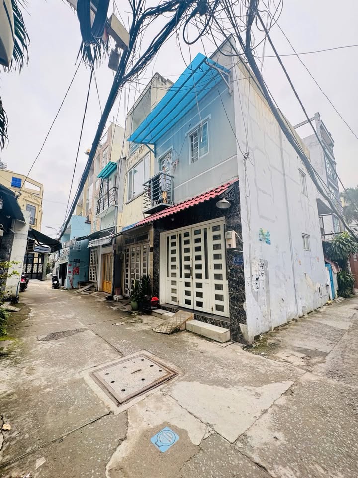 Nhà 2 tầng tại Hẻm Ôtô Dương Quảng Hàm, Gò Vấp 28m² giá 3.25 tỷ - Đầu tư sinh lời ngay!