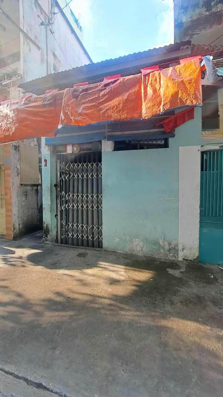 Nhà phố quận 10, hẻm xe hơi 4m, diện tích 36m² giá 5.85 tỷ - Tiện xây mới ngay!