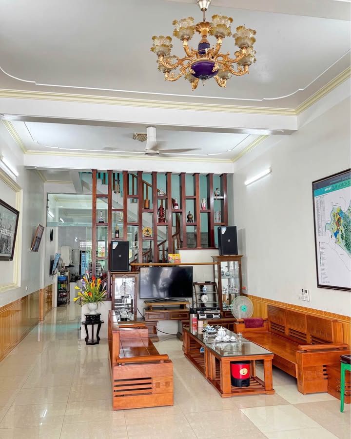 Nhà 3 tầng đường Cát Linh, phường Hoa Lư, Ninh Bình 97.7m² - Chính chủ bán gấp!