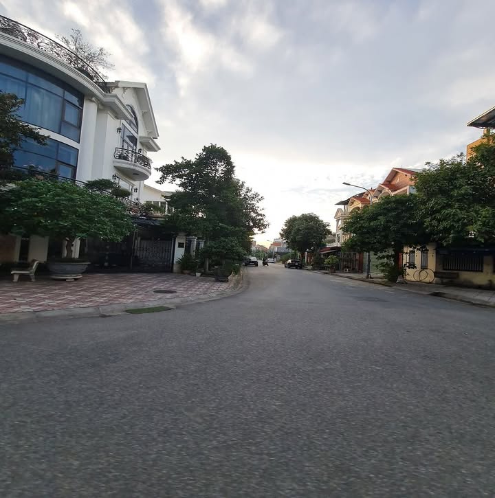 Nhà vườn 200m² Đa Tốn, Gia Lâm - Giá chỉ 20 tỷ, thiết kế biệt thự đẹp!