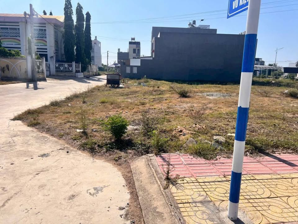 Đất nền góc tại TDC Công An, Mỹ Bình - 93m² chỉ 2.45 tỷ - Cơ hội đầu tư tuyệt vời!