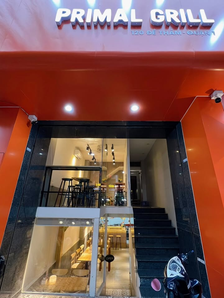 Cho thuê mặt tiền Đề Thám, Q.1, 60m² - Kinh doanh sầm uất ngay trung tâm!