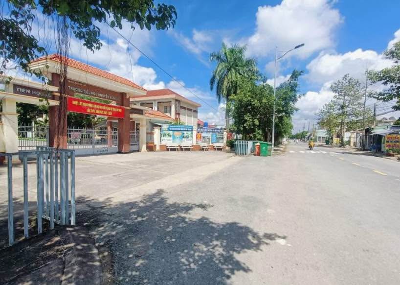 Nhà vườn mặt tiền đường Nguyễn Văn Nhâm, Bến Lức 1565m² giá 15 tỷ - Cơ hội đầu tư hấp dẫn!