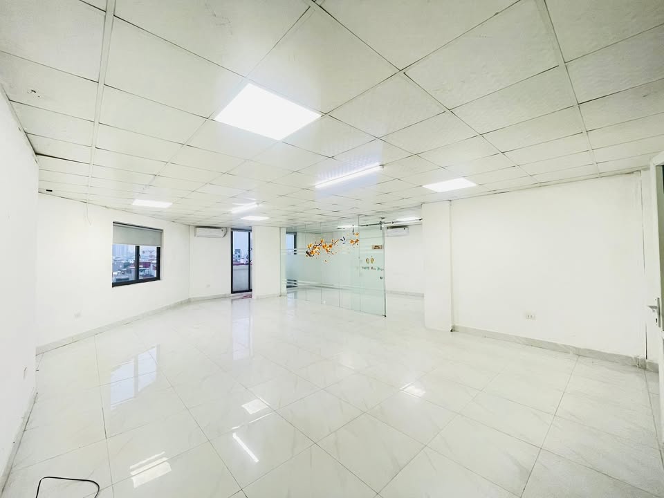 Văn phòng cho thuê tại Nguyễn Trãi, Thanh Xuân, diện tích 100m² - 25 triệu/tháng