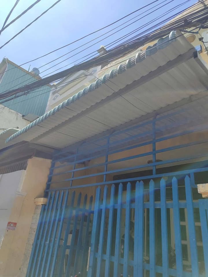 Nhà mặt tiền hẻm Tân Phú, Quận 7, 52m² giá 1.97 tỷ - Kết cấu kiên cố, sổ hồng chính chủ!