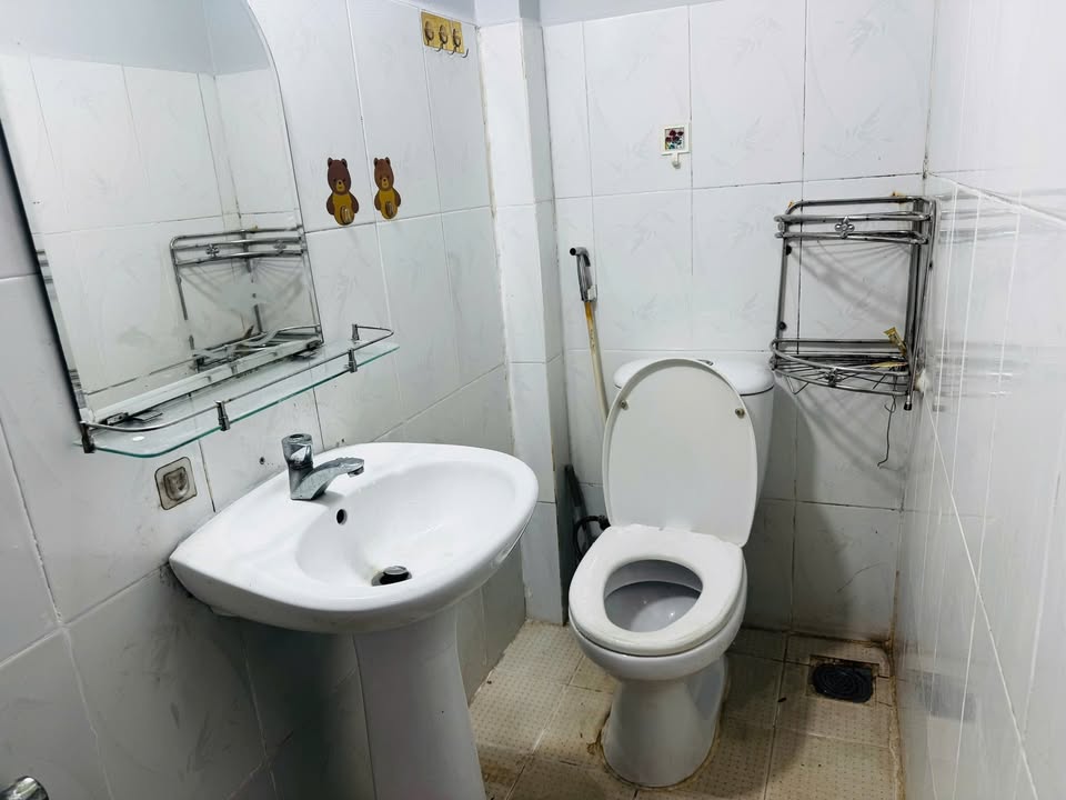 Nhà cho thuê mới 36 Bùi Tư Toàn 44m² giá 8 triệu - Góc 2 mặt tiền, tiện làm văn phòng