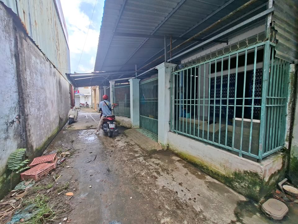 Nhà thổ cư hẻm nhánh Trần Hưng Đạo Cái Răng 72m² giá 1.55 tỷ - Gần chợ tiện lợi!