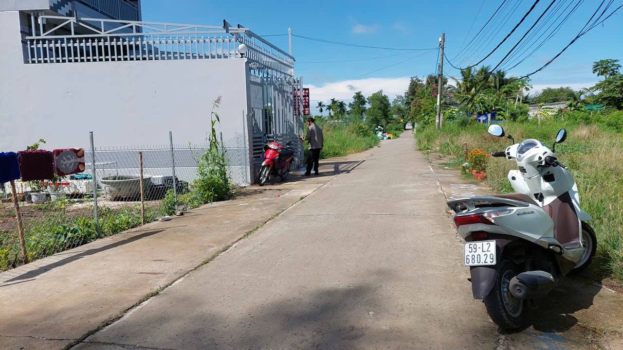 Đất thổ cư Hưng Long, 105m² giá 2.2 tỷ - Đầu tư thông minh cho tương lai!