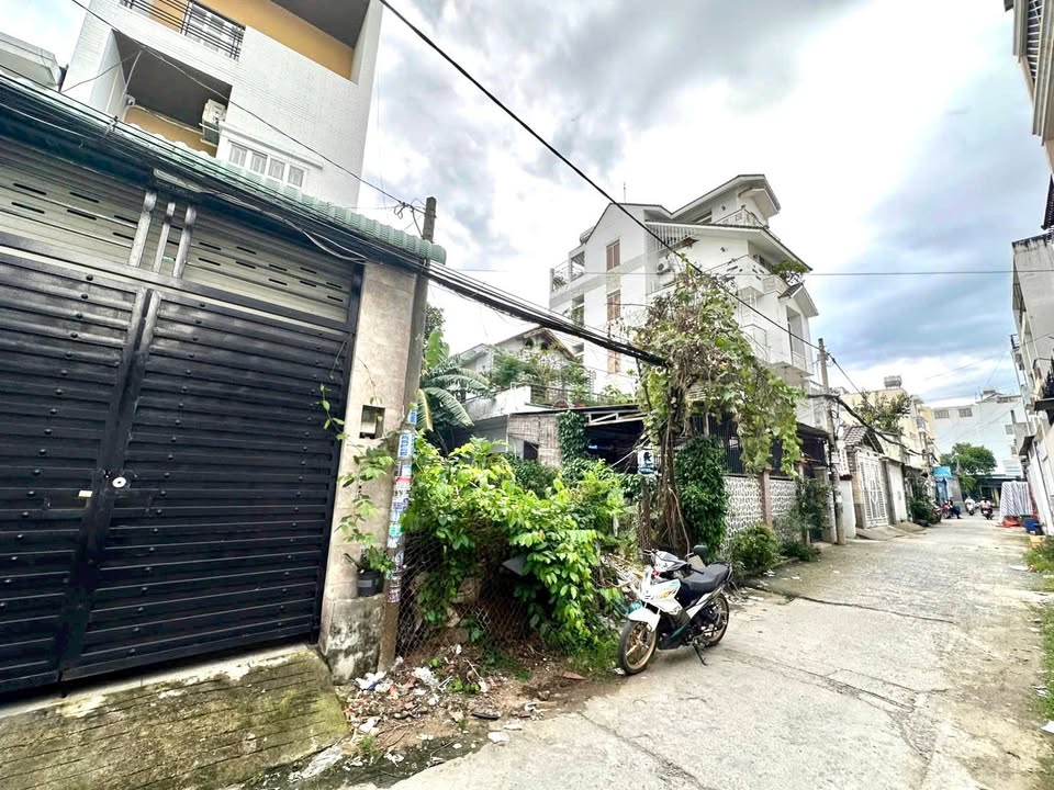 Đất hẻm ô tô thông Hiệp Bình Chánh 160m² giá chỉ 12.8 tỷ - Cơ hội đầu tư tuyệt vời!