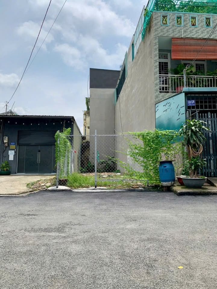 Bán đất mặt tiền 2 mặt kinh doanh khu Hồng Long, Thủ Đức 97.5m² - Cơ hội đầu tư tuyệt vời!