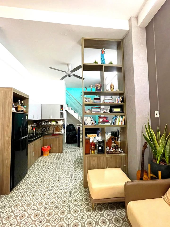 Nhà bán đường Thích Minh Nguyệt, quận Tân Bình 37.8m² giá 6.7 tỷ - Vị trí đắc địa gần sân bay!