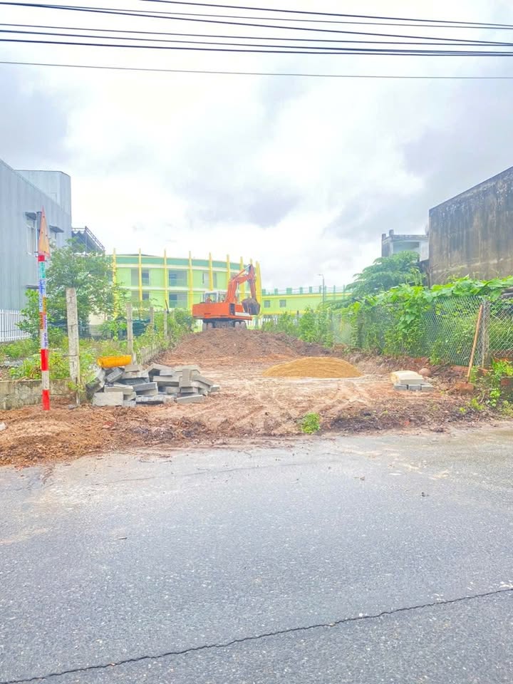 Đất nền mặt tiền đường DH8 Hòa Tiến 210m² giá chỉ 2-2.9 tỷ - Cơ hội đầu tư tuyệt vời!