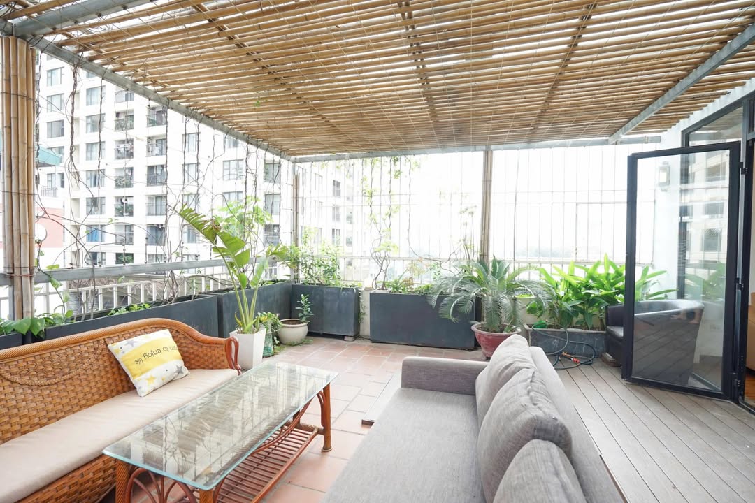 Căn hộ duplex 3 phòng ngủ tại Đặng Thai Mai, Tây Hồ 186m² giá 36 triệu - Sẵn sàng vào ở!