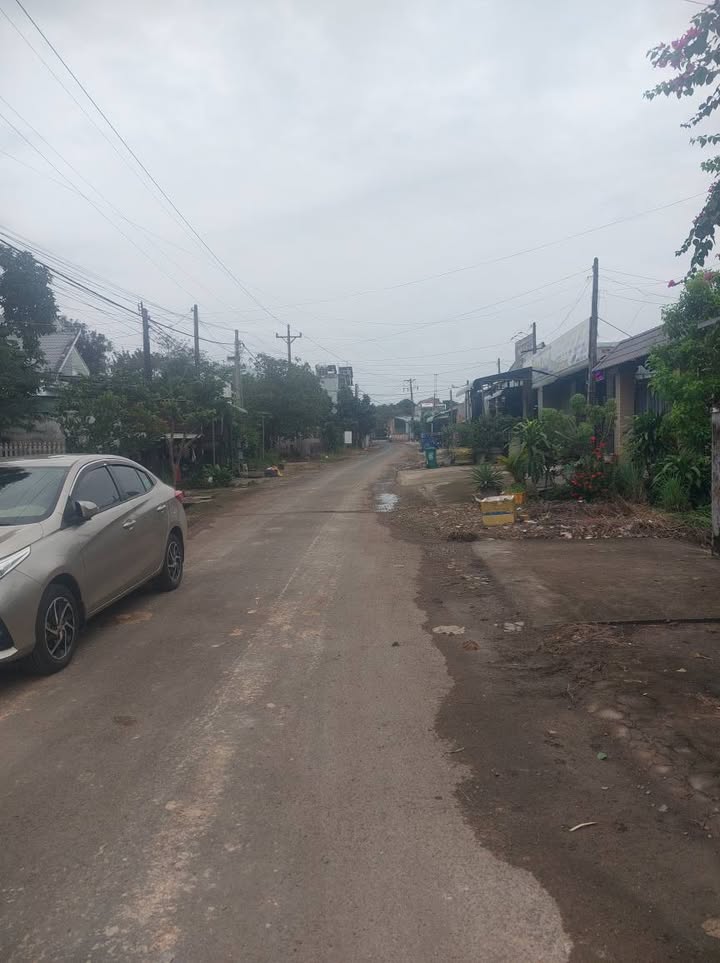 Đất nền 7370m² tại Phường Tiến Thành, Đồng Xoài, Bình Phước - Giá 3.5 tỷ - Đầu tư sinh lời!