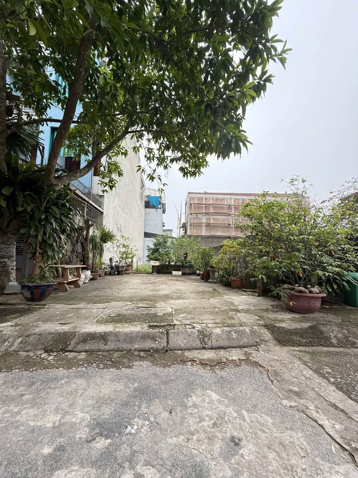 Đất nền Quảng Thành, Thanh Hóa 110m² giá 4 tỷ - Sổ đỏ chính chủ, thương lượng tốt!