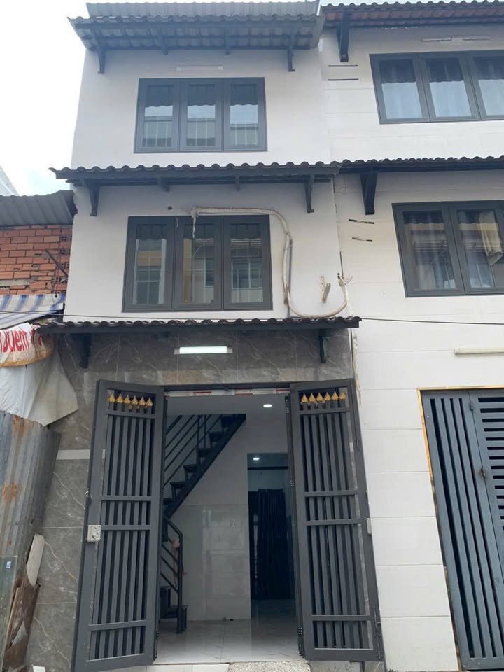 Nhà 2 mặt hẻm xe hơi đường Hậu Giang, Quận 6, 21m² giá 3,2 tỷ - Sẵn sàng vào ở!