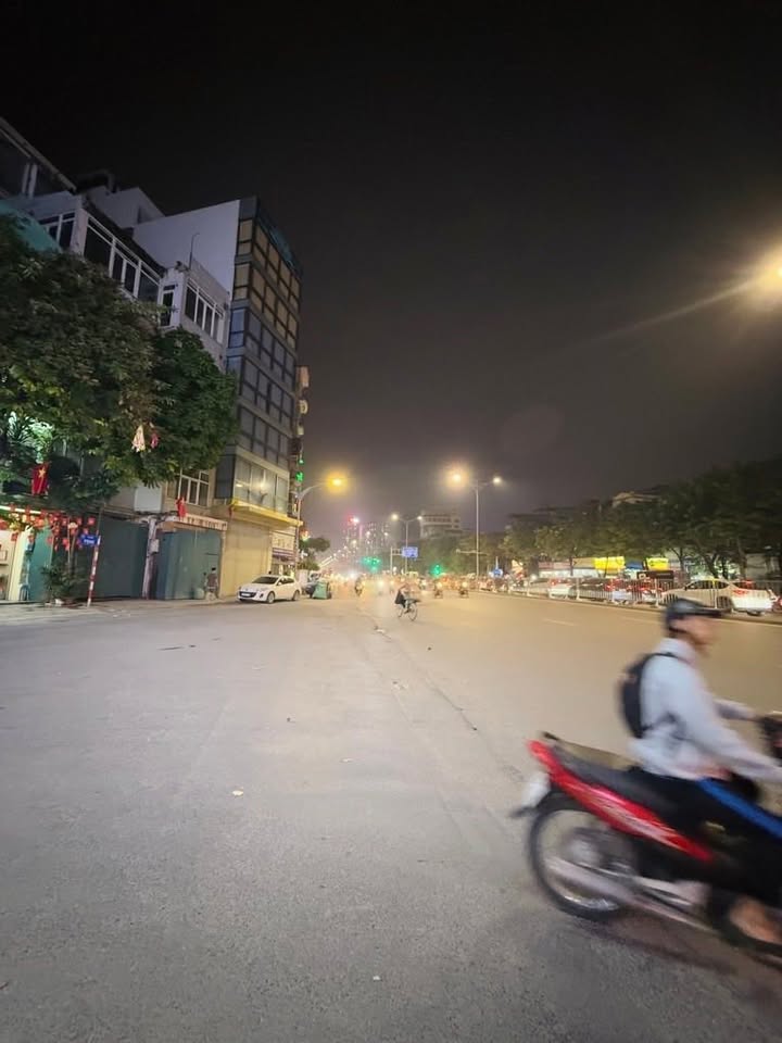 FrontHouse Giải Phóng Thanh Xuân 26m² giá 15 tỷ - Kinh doanh sầm uất, sang tên ngay!