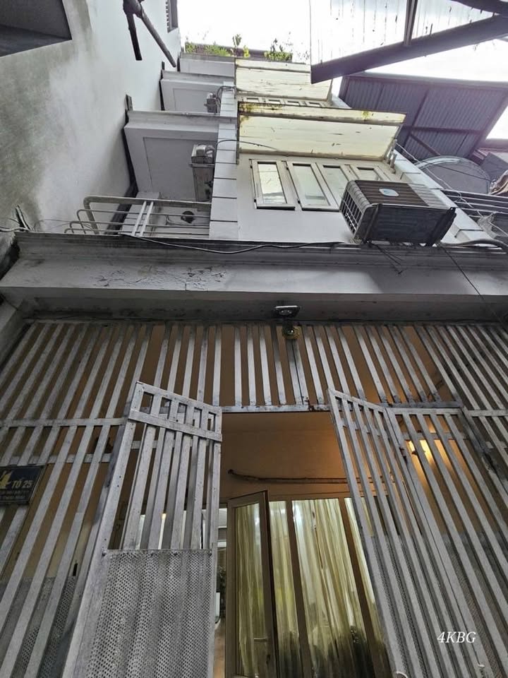 Nhà phố Quảng Khánh 70m² giá 28 tỷ - Sổ đỏ chính chủ, view Hồ Tây tuyệt đẹp!