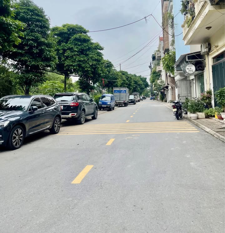 Đất nền phân lô Phúc Đồng 52m² giá 12.25 tỷ - Sổ đỏ chính chủ, vị trí đắc địa!