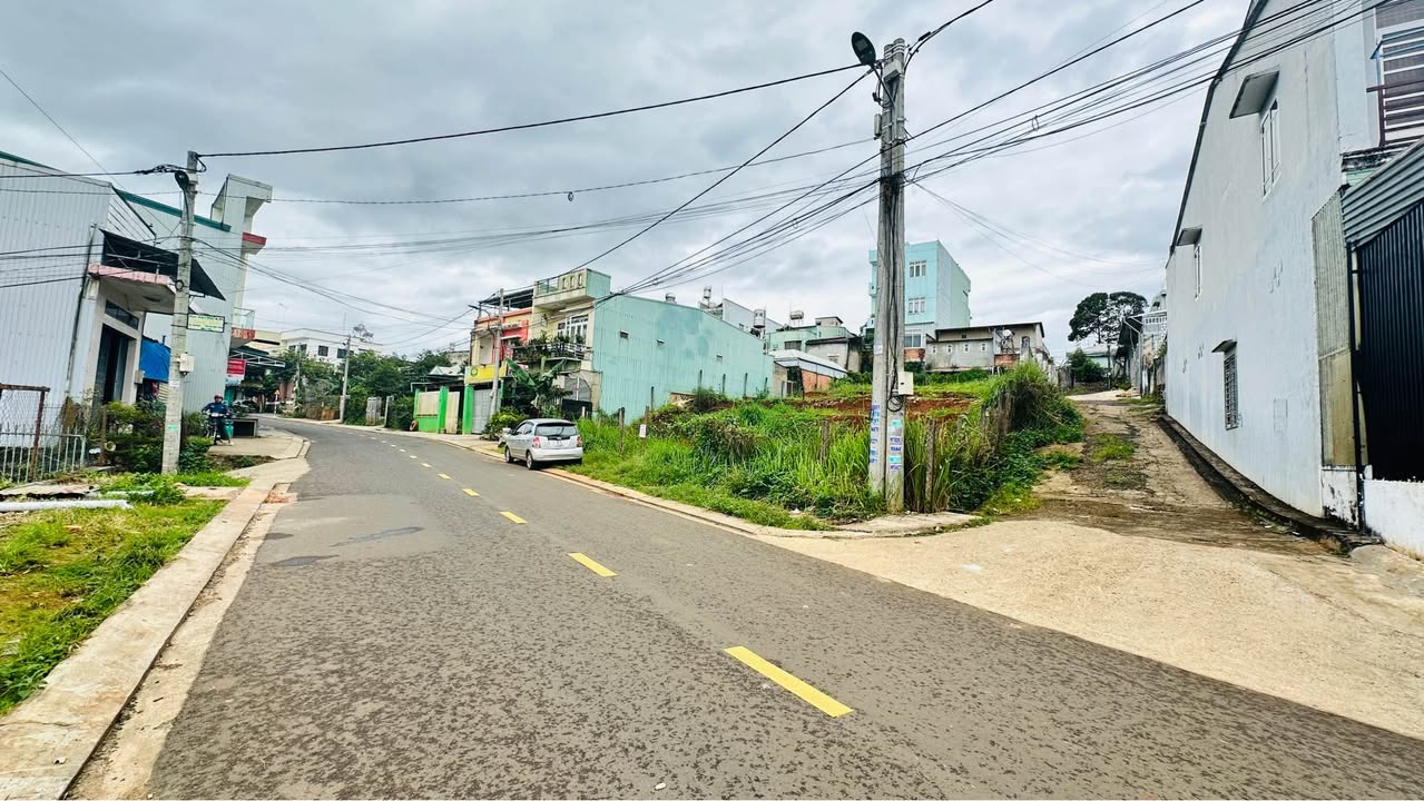 Đất mặt tiền đường Chi Lăng, Pleiku 500m² chỉ 10.5 tỷ - Cơ hội đầu tư tuyệt vời!