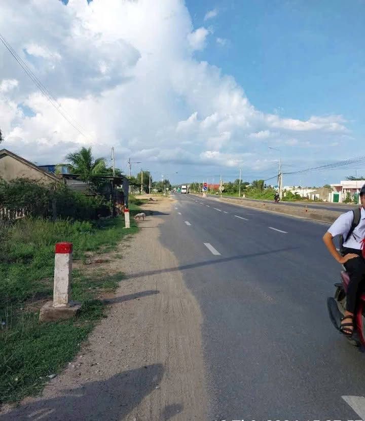 Đất nền Vạn Ninh 499.7m² giá 2.5 tỷ - Sổ hồng chính chủ, kinh doanh thuận lợi!