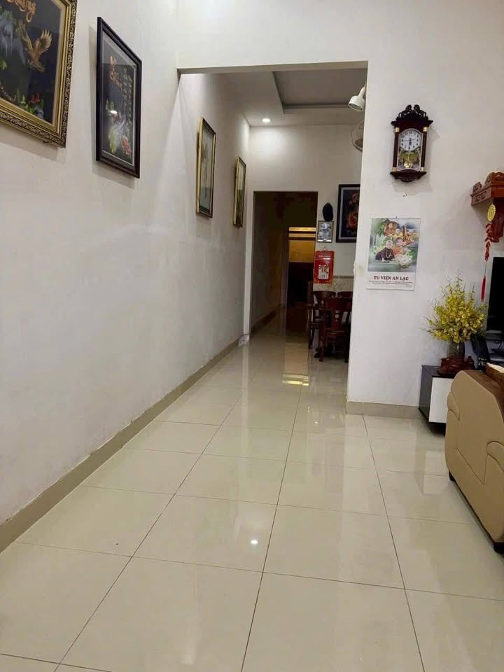 Nhà mặt tiền Trần Quý Cáp - Phường 2 - Bảo Lộc 120m² giá 2.3 tỷ - Sẵn sàng vào ở!